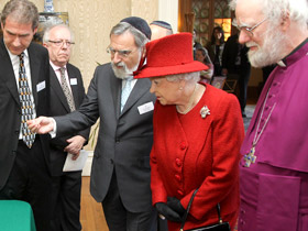 The Queen and Rabbi Jonathan Sacks 